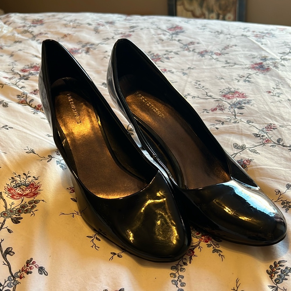 9.5 - Black Predictions Heels
